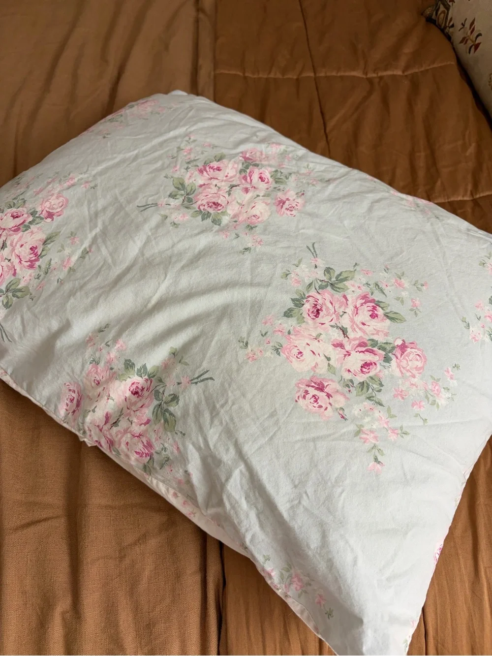 Rachel Ashwell Shabby Chic Floral Pink Rose Pillowcase - Standard Eiderdown Bell